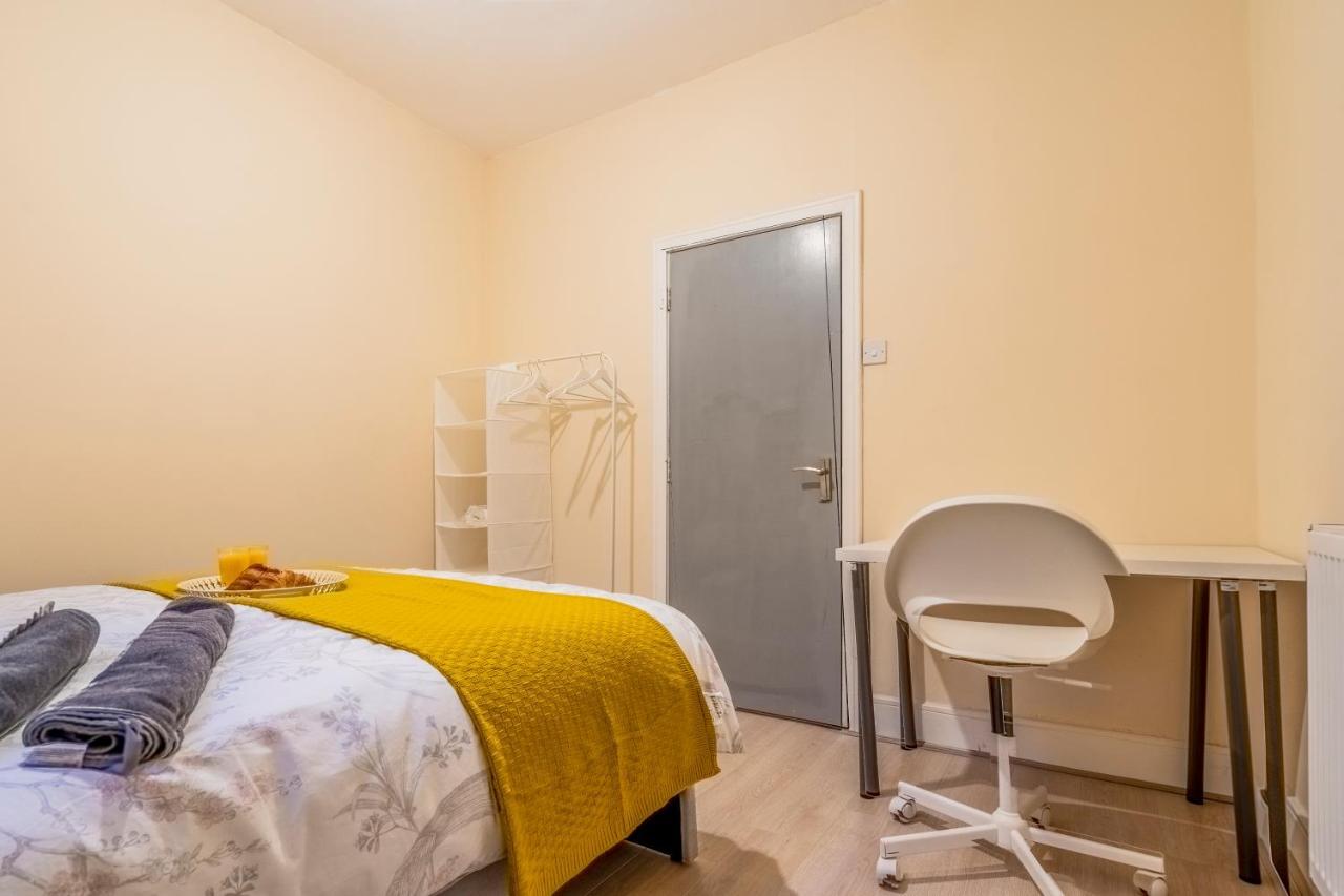 Deluxe 2-Bedroom Flat With Free Parking Birmingham Ngoại thất bức ảnh