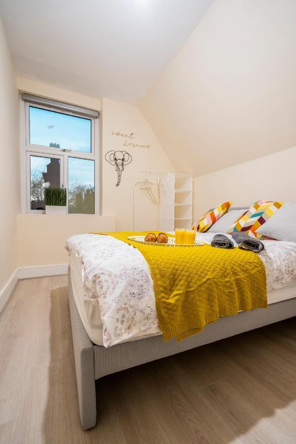 Deluxe 2-Bedroom Flat With Free Parking Birmingham Ngoại thất bức ảnh
