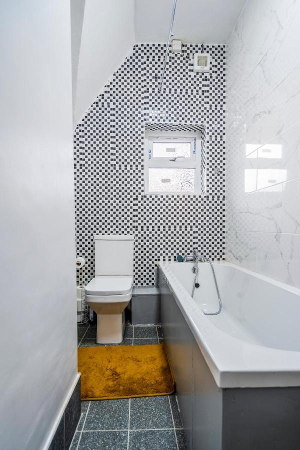 Deluxe 2-Bedroom Flat With Free Parking Birmingham Ngoại thất bức ảnh
